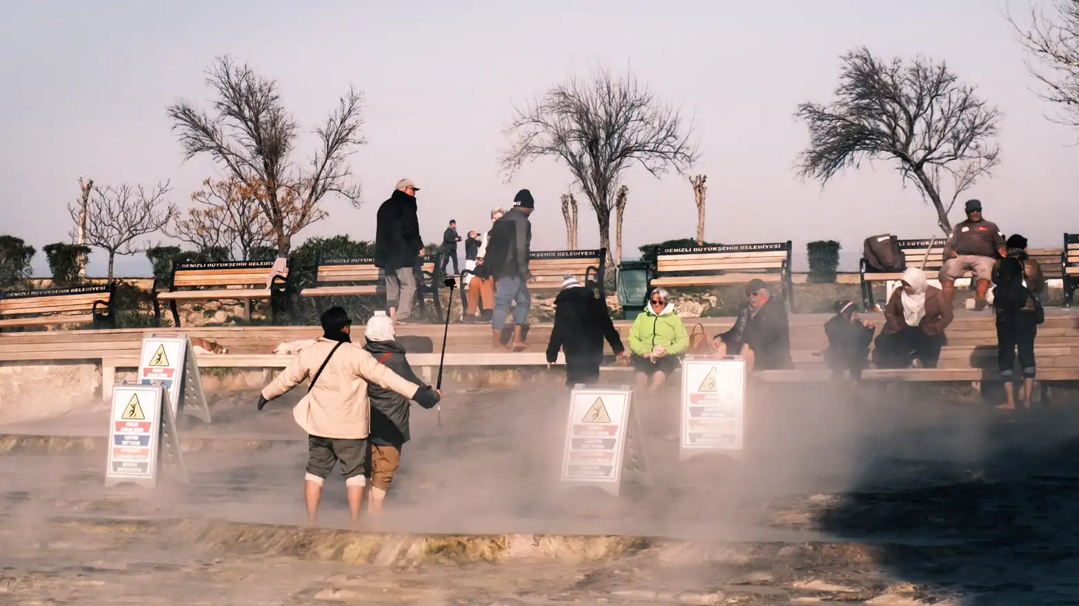 turisté na pamukkale