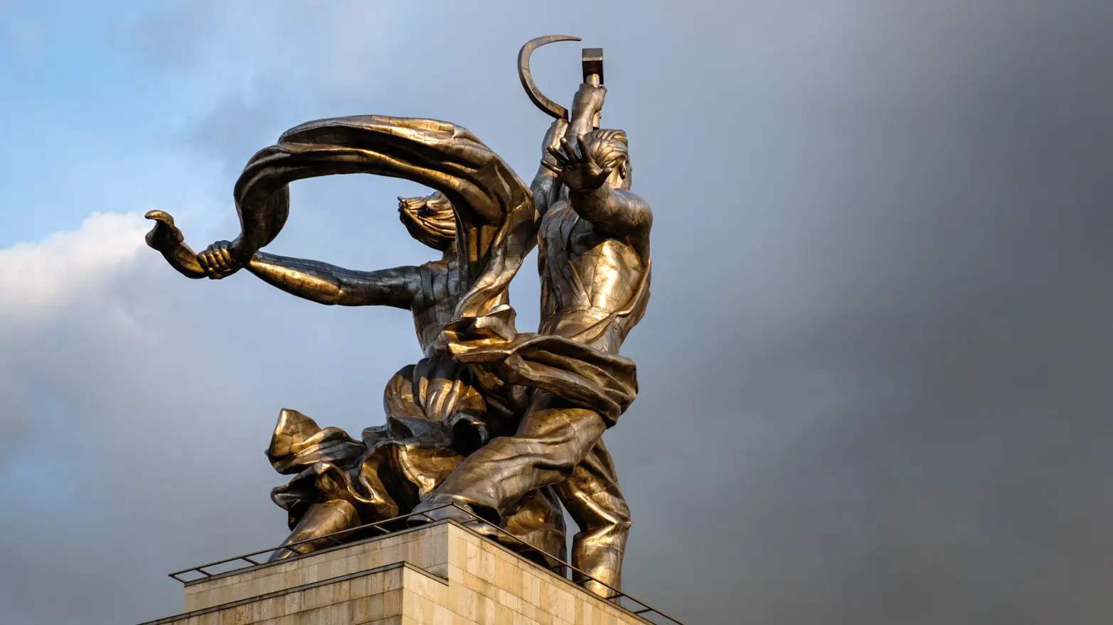 socialistické sousoší