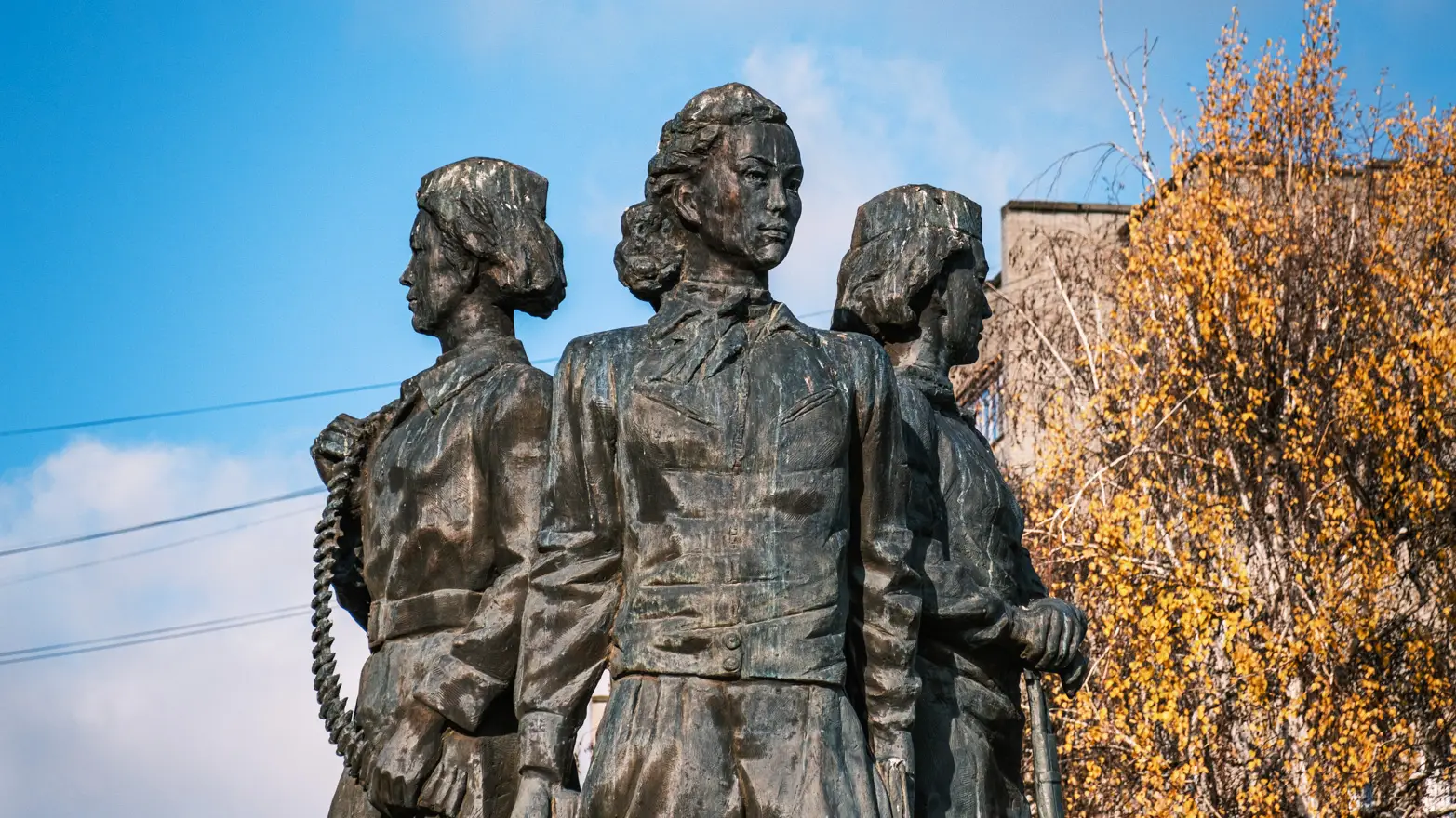 sousoší tří žen