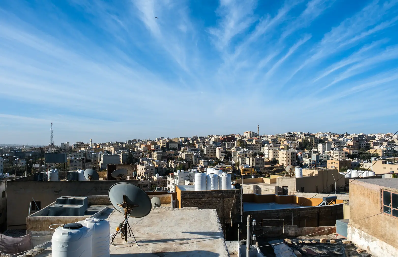 ploché střechy městské zástavby