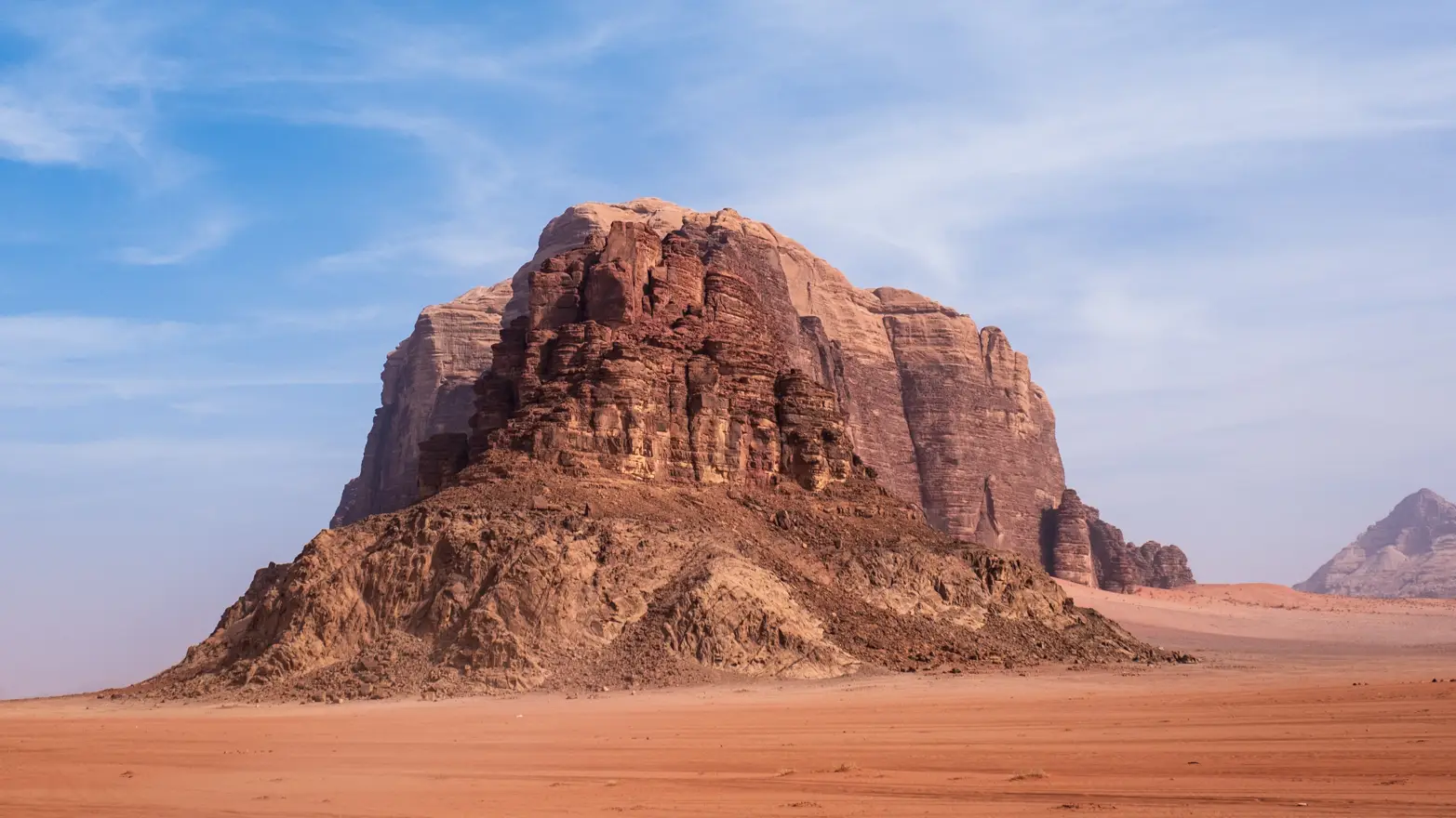 červená skála v poušti