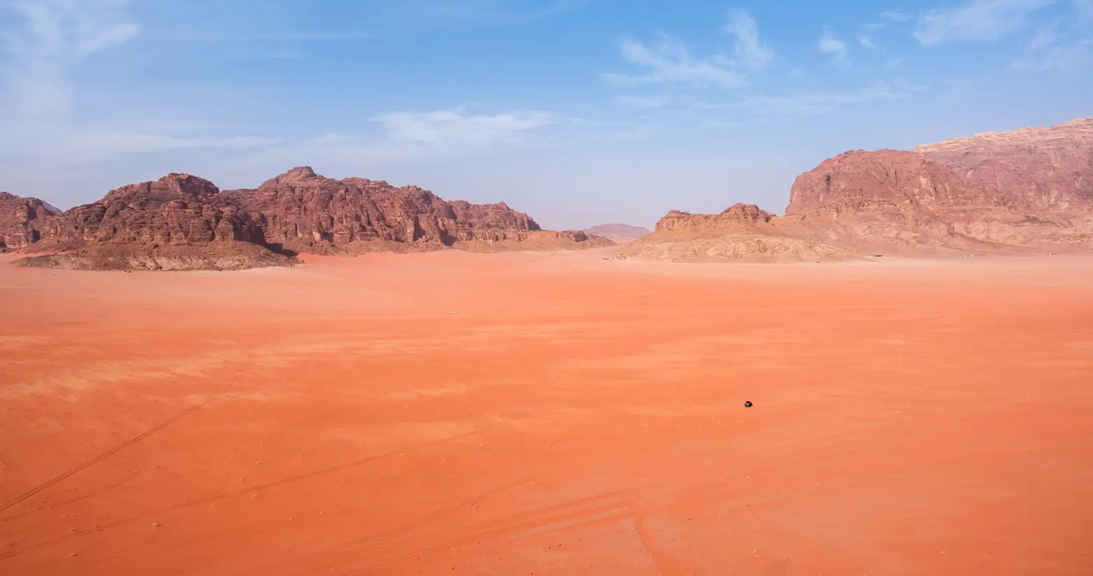 červená písečná krajina