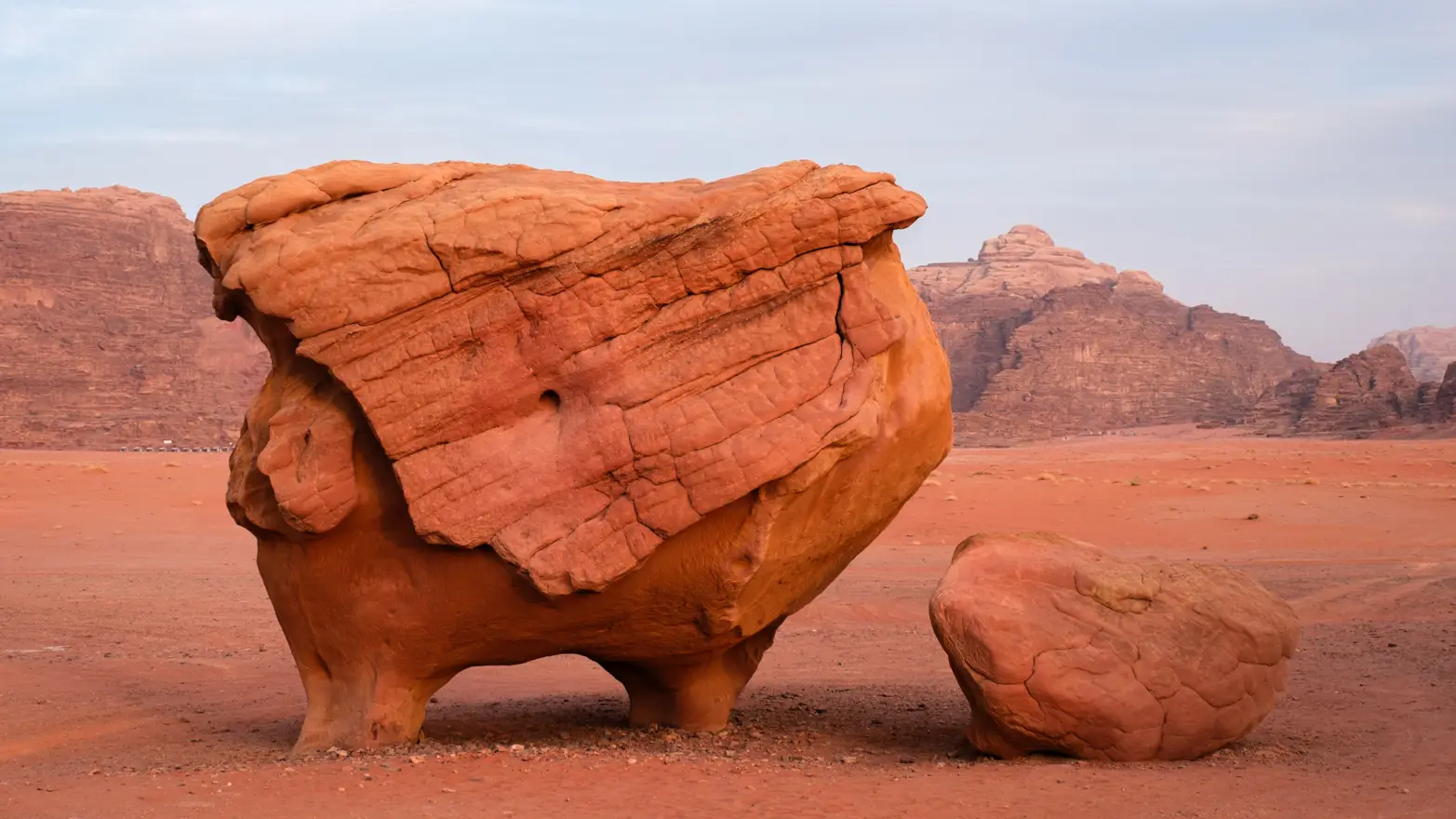 kámen ve tvaru kuřete