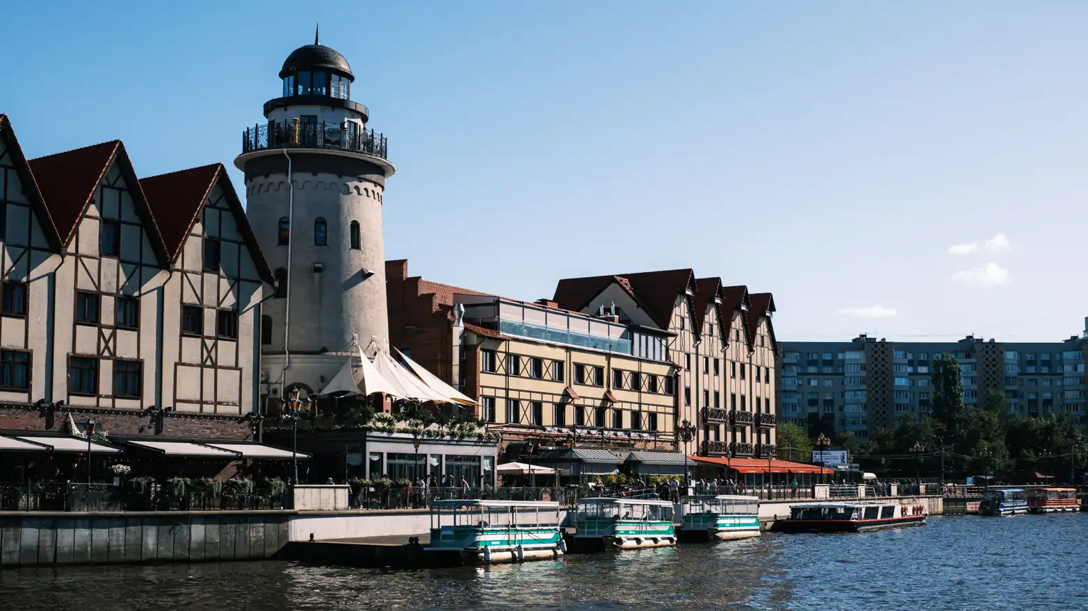 historická zástavba na nábřeží