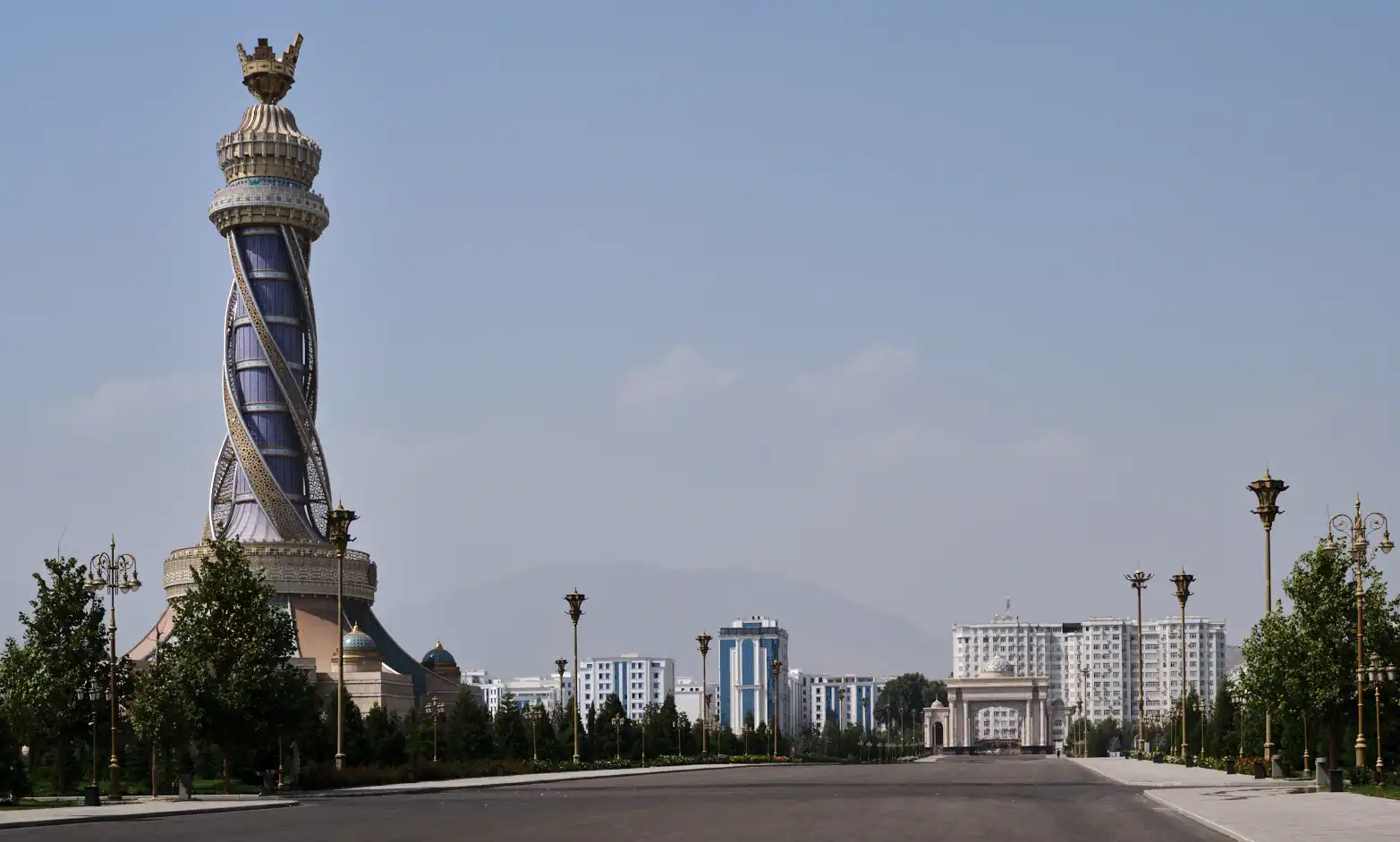 monument v parku