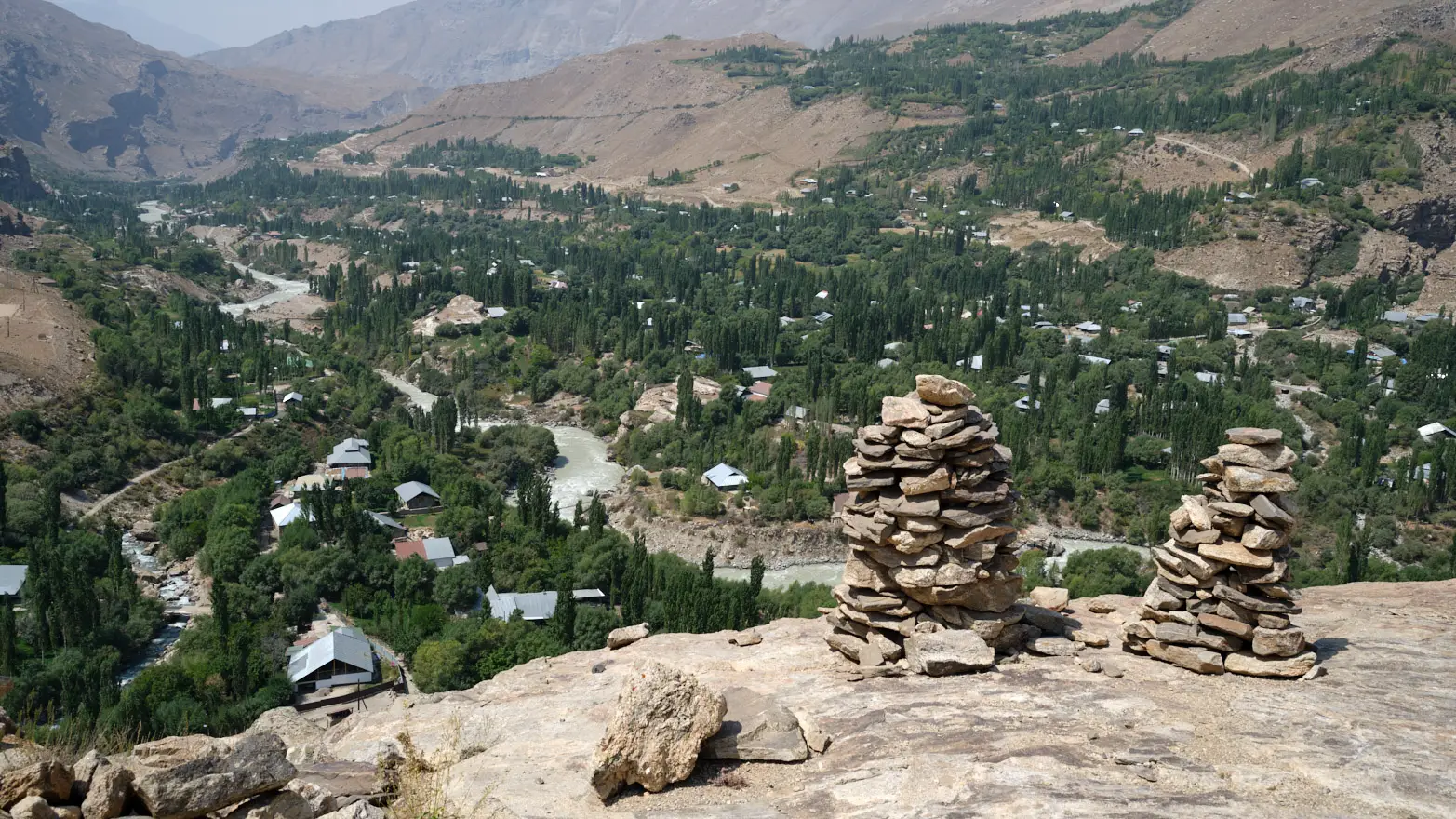 výhled na zelené údolí