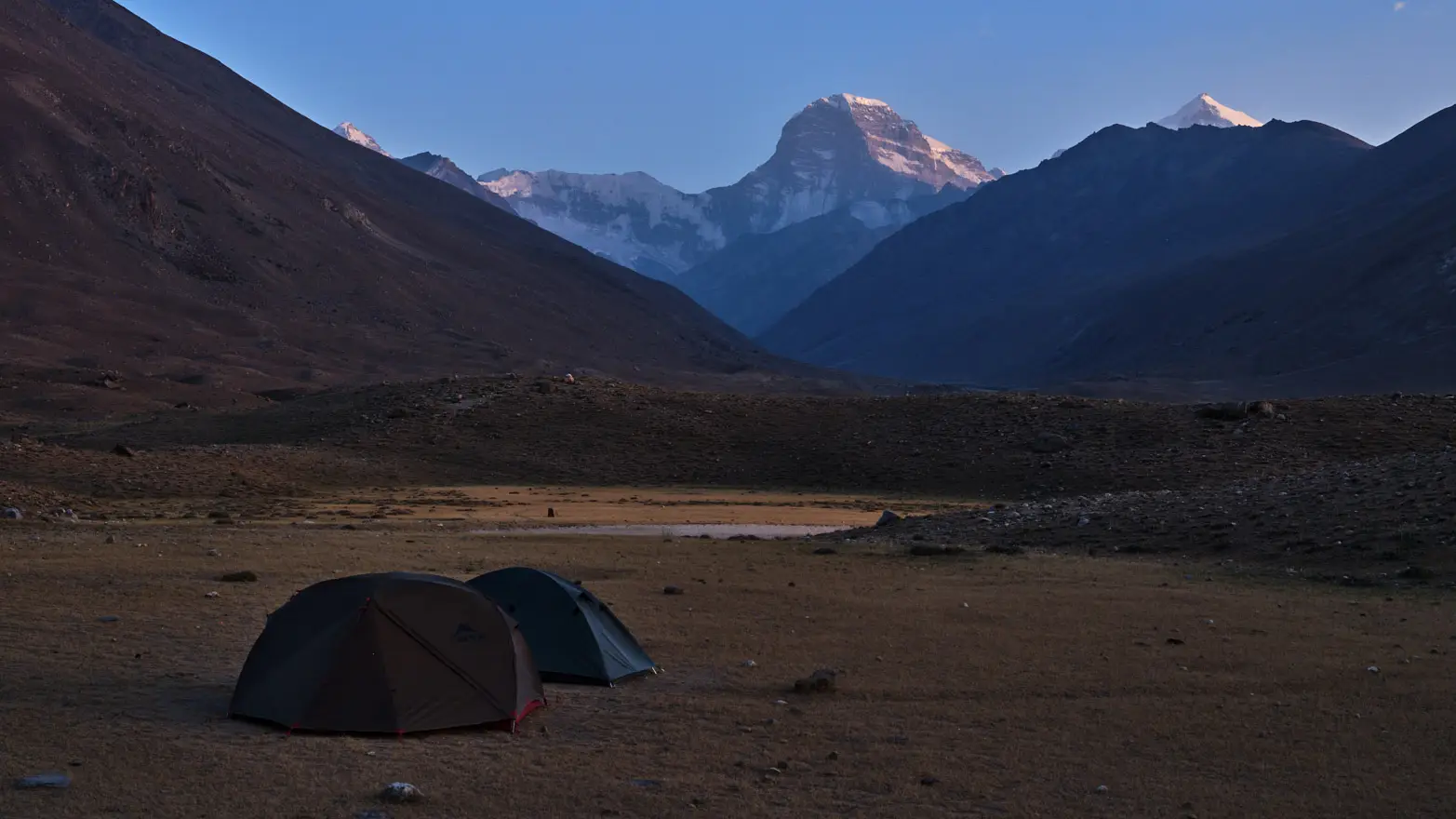 stany s horouv pozadí